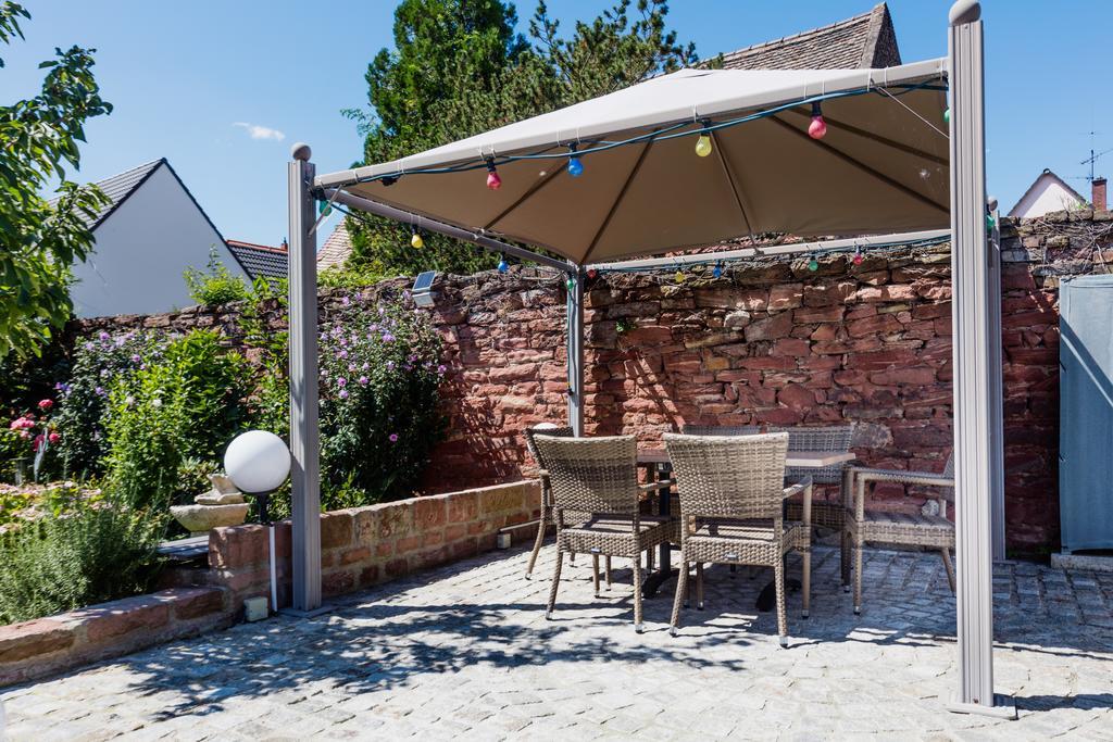 Business Pension Gasper Raunheim Exterior photo